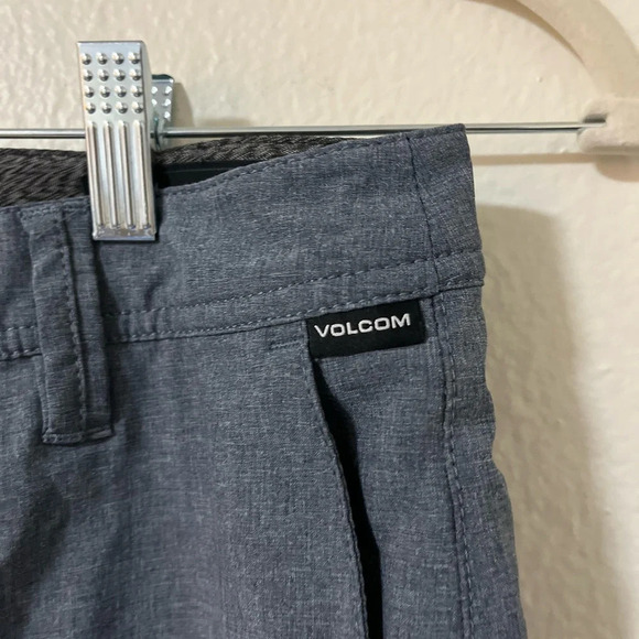 Volcom men’s/boys board shorts. Men’s size 25 like new condition. - Picture 2 of 6